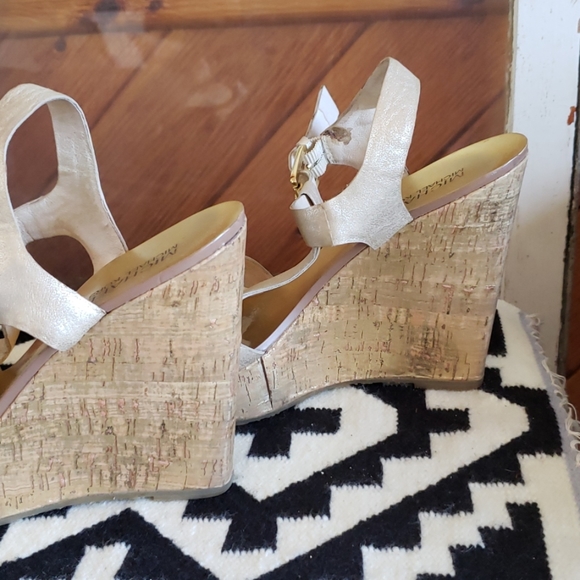 MK Gold T-Strap Wedge Sandal - Picture 6 of 7